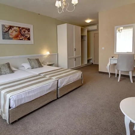 Eco Park Lejlighedshotel 4*